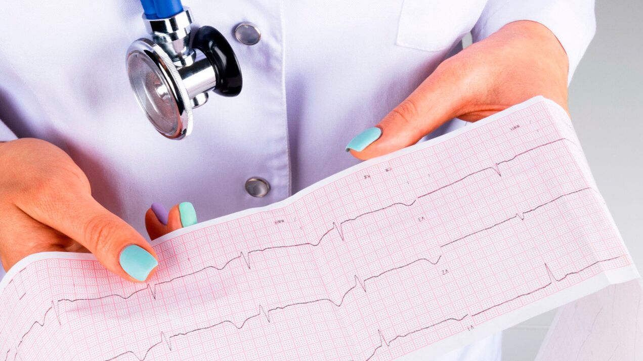 Hypertensive patients should monitor their heart condition using ECG